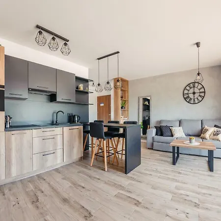 Sun & Snow Z Basenem Apartment Kolobrzeg